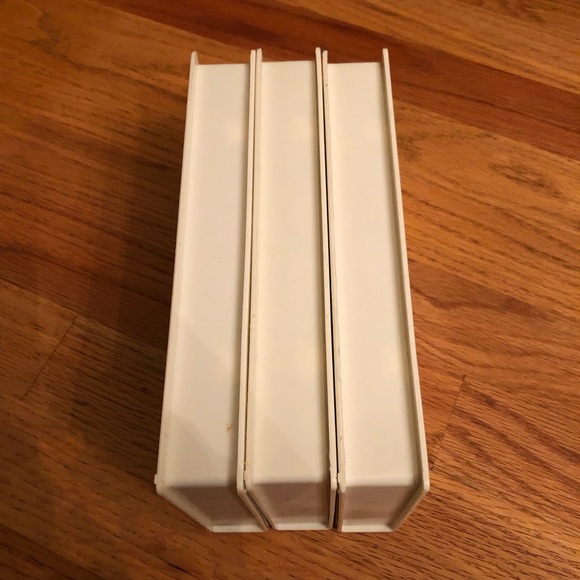 Lot of 3 Vintage Veggie Tales VHS Tapes with Hard Case Various Collection - Picture 4 of 4